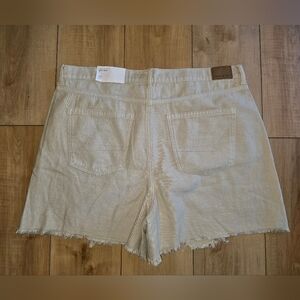 NWT American Eagle Tan Highest Rise Mom shorts sz 18